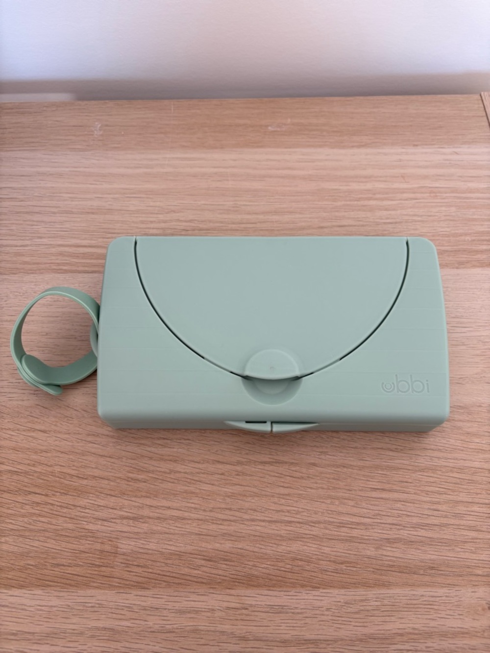 Ubbi On the Go Baby Wipes Dispenser Green Like New Condition